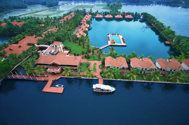 Sterling Lake Palace Alleppey